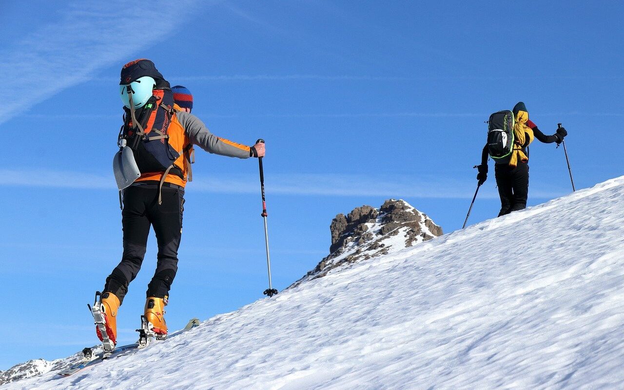 découvrez l'univers passionnant du ski : des conseils pour débutants, les meilleures stations, des équipements essentiels et des astuces pour profiter pleinement des pistes. préparez-vous à vivre des moments inoubliables sur les sommets enneigés !